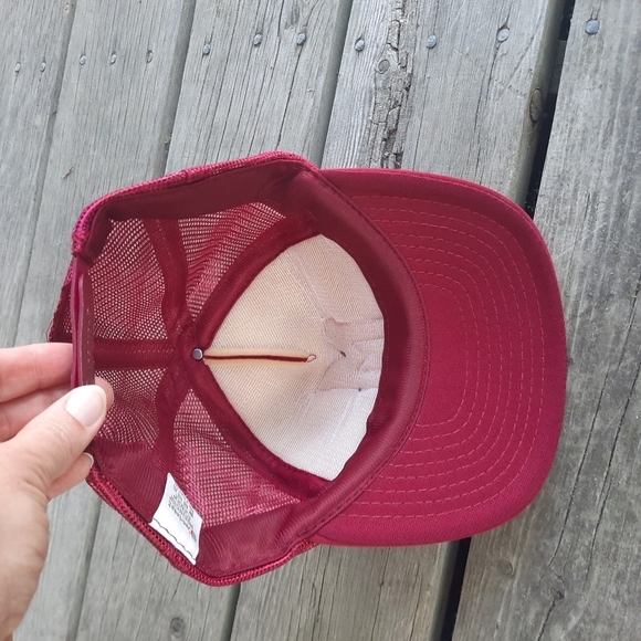 Vintage M white patch maroon snapback trucker hat - Picture 9 of 10